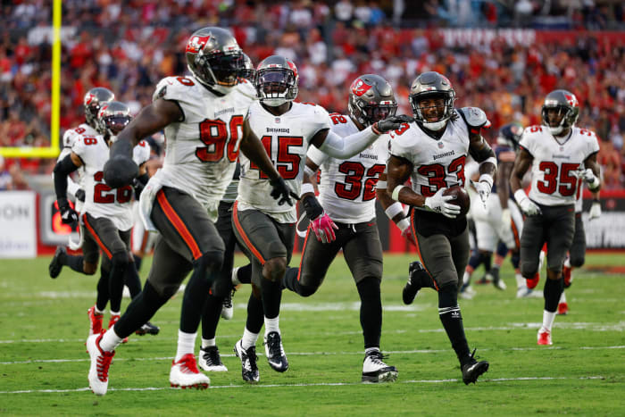 Tampa Bay Buccaneers safety Jordan Whitehead celebrates interception